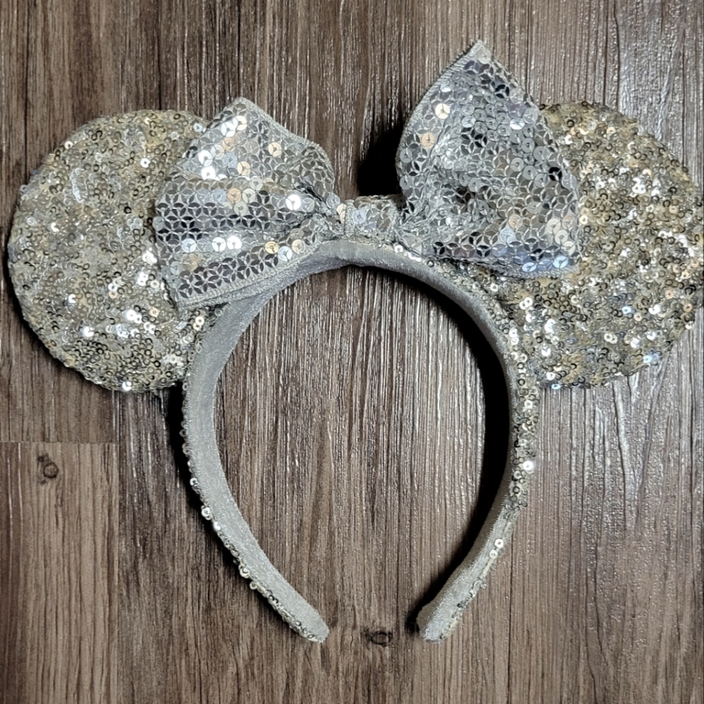 🏰✨️ Silver Sequin Disney Ears ✨️🏰